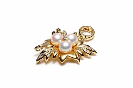 【ふるなび限定】【限定１点】あこや真珠（６.５ｍｍ珠）ダイヤ入りリーフデザインペンダントト ップ/Ｋ１８ＹＧ　FN-Limited