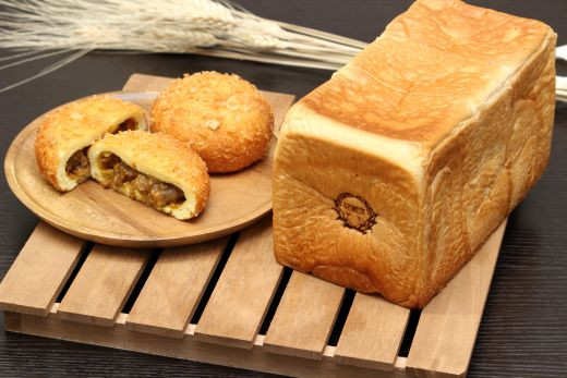 
            函館カレーパン＆角食パンギフトセット 【 ふるさと納税 人気 おすすめ ランキング  パン ぱん カレーパン 函館 角食パン 食パン 朝食 セット ギフト 贈答 贈り物 北海道 北斗市 送料無料 】 HOKE018
          