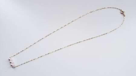 【050-110】天使のブランコ、スウィングネックレス（K10WG）