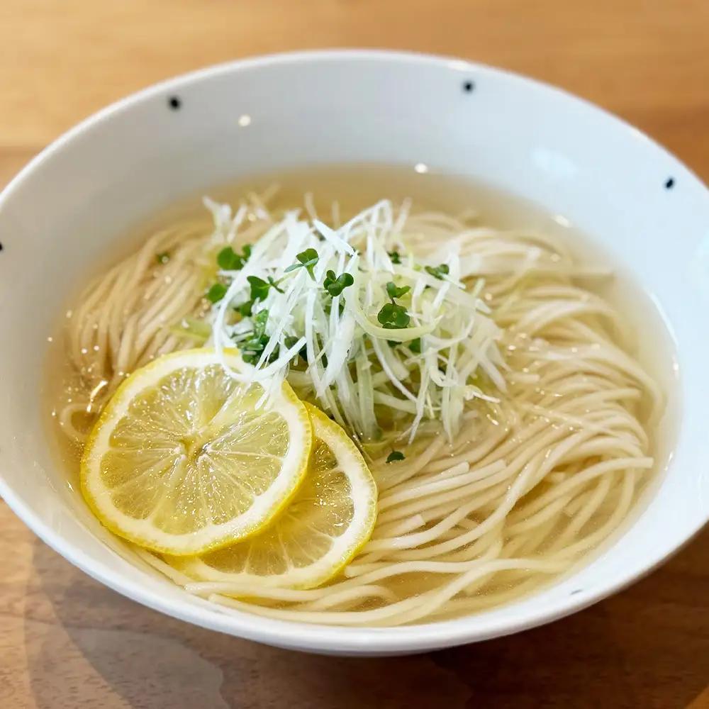 瀬戸内・島育ち ヒラメの旨みを凝縮した塩味「笠戸ひらめらーめん」 ／ 笠戸ひらめ ひらめらーめん ラーメンセット 4食入り ひらめの旨味 一夜干し ひらめきぼし あっさり塩味 上品な塩味 乾麺 せとき