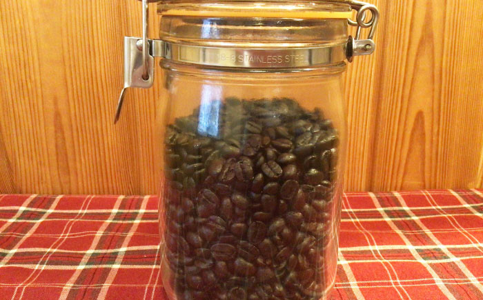 
            自家焙煎極深煎り珈琲豆100g×6 / コーヒー豆 豆のまま 極深煎り 自家焙煎 珈琲豆 珈琲 コーヒー 深煎り 深いり グルメ 専門店の味 挽きたて 贈り物 慶事 珈琲 豆 お取り寄せ 贈答 手土産 お土産 ギフト 岐阜県 / 恵那市 / ミル [AUCX002]
          