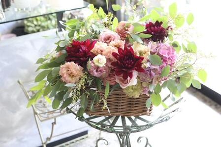 【定期便 24回】【月2回お届け】季節のおまかせフラワーアレンジメント