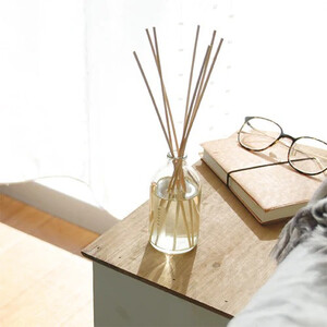 木と果 ディフューザーセット ( ゼラニウム ＆ ベルガモット )  晴香堂 HARUKADO 天然精油 100％ ルームフレグランス 芳香剤 インテリア アロマ 天然香料 香り 長持ち プレゼント 