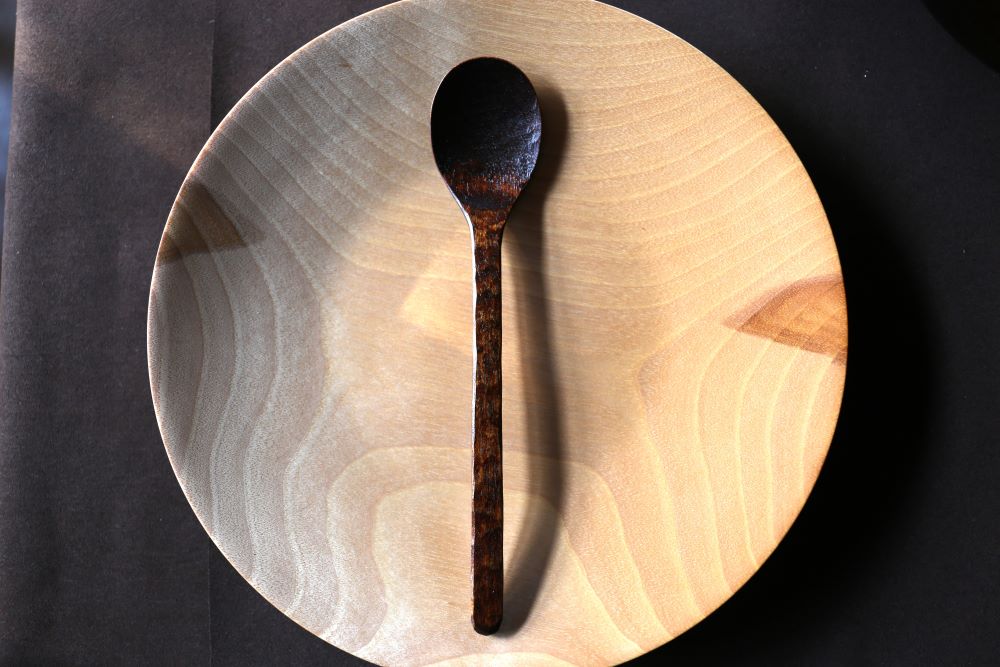 【ふるさと納税】漆を使った手彫りのスッカラスプーン 1本【受注生産】《厚真町》【WOOD IKOR】 スプーン 漆 木製 カトラリー 日用品 雑貨 食器 北海道 [AXBI002]