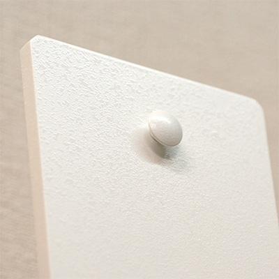 ふるさと納税 海南市 漆器の木製置き型飾り掛け　白　小 |  | 02