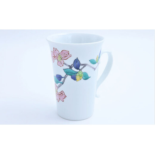 有田焼 マグカップ 山茶花文【赤絵白磁硯処 雪月花】食器 うつわ 器 磁器 陶磁器 コップ カップ マグカップ 花 山茶花 さざんか 椿 つばき 手描き di018