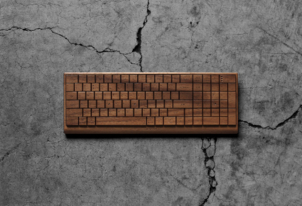 【Hacoa】無機質なパソコン周りに温もりをプラスする木製キーボード ウォールナット「Full Ki-Board Wireless