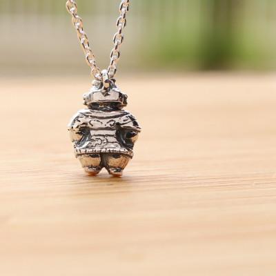 ふるさと納税 山梨県 縄文の神秘を身にまとうSV925製　コメ遮光器土偶ネックレス　700-085 |  | 02