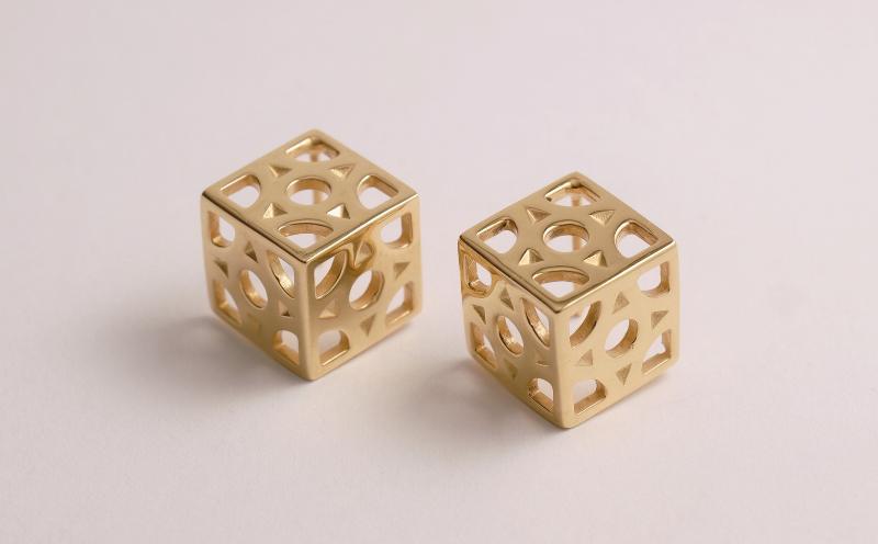 
                  限定【沖縄ジュエリー】Hana Akari Gold Earrings
                