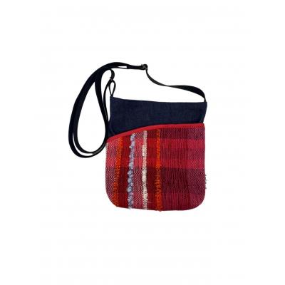 ふるさと納税 八尾市 りんごの木　さをり織りポケットショルダー【赤系】(A273) |  | 01