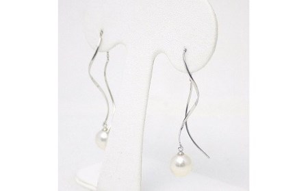 302　アコヤ真珠7.5mmピアス(K18WG)　パール 宝石 アクセサリー ジュエリー 伊勢志摩 伊勢市 結婚式 入学式 ギフト 贈り物 フォーマル プレゼント 誕生日 本真珠 ホワイトゴールド