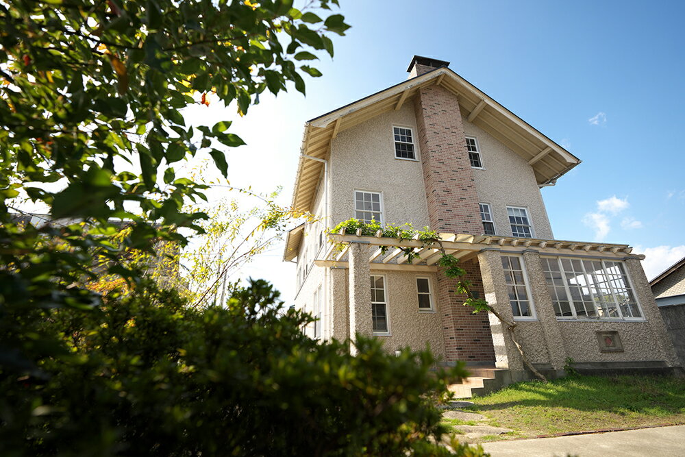 【ふるさと納税】泊まれる文化財 ウォーターハウス記念館（国登録有形文化財・ヴォーリズ建築）の宿泊券 1泊 一棟貸切 定員7名 家族・グループ旅行