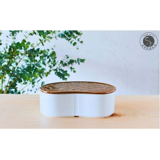 有田焼 飴釉/白釉 バイカラー 繭型蓋物【ARITAYAKI-STORE】食器 うつわ ハレの日 めでたい おもてなし おせち 高級食器 ハンドメイド A22-49