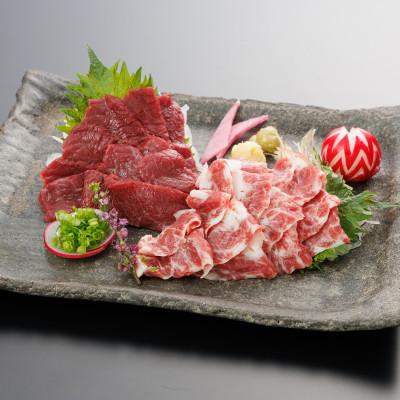 ふるさと納税 菊池市 【桜屋】赤身霜降り馬刺し食べ比べ(各300g)計600g(専用醤油付き 150ml×1本)(菊池市)