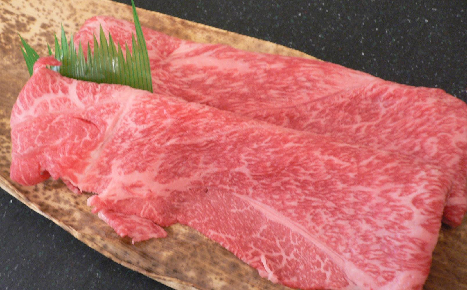 
            神戸牛すき焼き用 赤身スライス (500g)
          