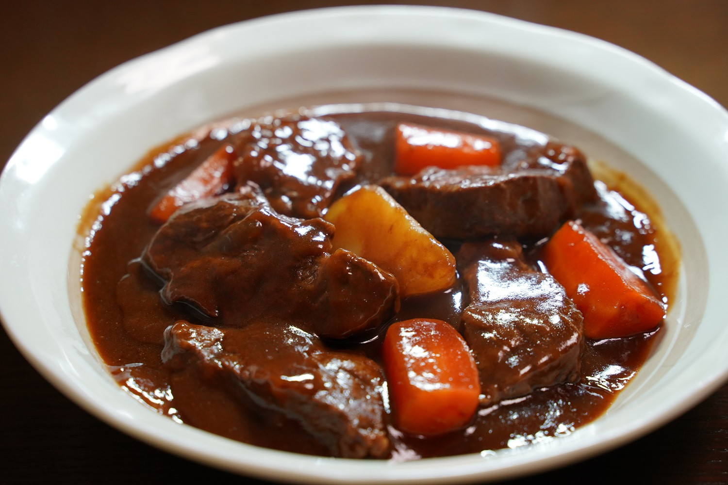 調理例：煮込みシチュー。煮込み時間が短くてもホロホロに。