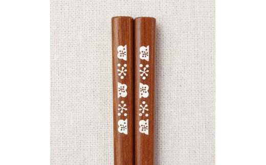 貝象嵌 箸 「うらら」白雪梅 はし 箸 食器 ナチュラル 天然 無垢材 木材 貝象嵌 岩手県 北上市 C0163 夢工房 春夏秋冬 四季 風景 モチーフ プレゼント 贈り物 お祝い 誕生日 母の日 クリスマス 敬老の日