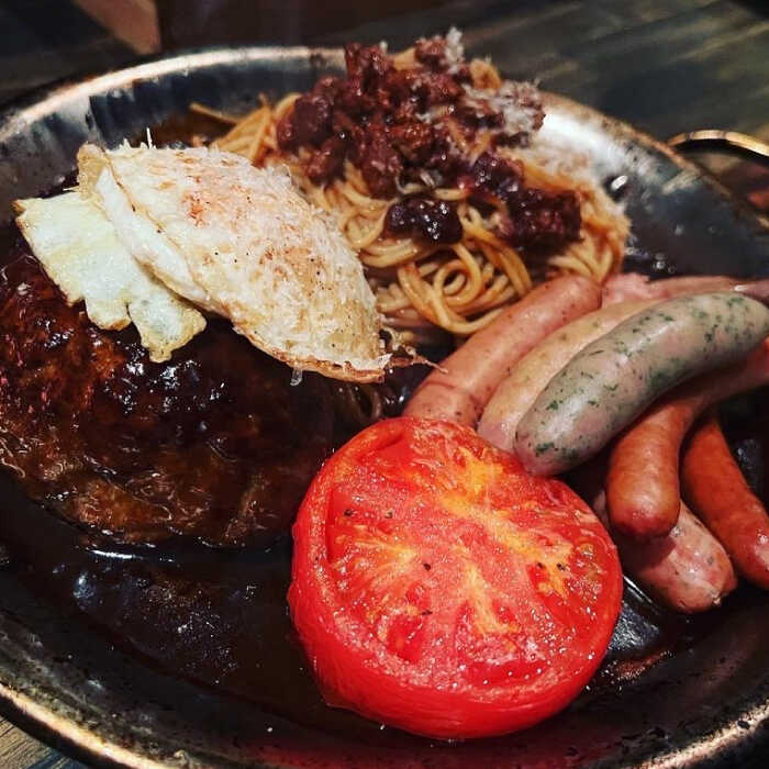 【12回定期便】鉄板焼き屋自慢の ハンバーグ 食べ比べ 3種類 ソース付き 150g×各2個 計 6個 / 南島原市 / はなぶさ [SCN096]_イメージ5