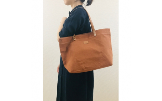 日本製トート 中サイズ （パラフィン帆布） ブラウン 手作り バッグ 鞄 カバン レザー 革 革製品 綿 綿帆布 天然皮革 本皮 シンプル お出掛け お出かけ 日常使い 旅行 ギフト プレゼント ご褒美 誕生日 記念日 贈答 贈り物 送料無料 ふるさと納税 髙野縫製 ぬいざえもん メディア 千葉県 旭市