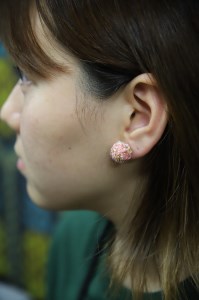 【Jupiter Petit】小さな糸玉 ピアス　ピンク系