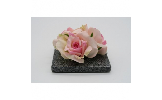 
                  インテリア 咲く石シリーズ pretty-flowers 小バラ ピンク 1個 [岡崎石工業 愛知県 岡崎市 ok23bzw870004] みかげ石 造花 薔薇 飾り 趣味 置物 石 ストーン 岩石
                