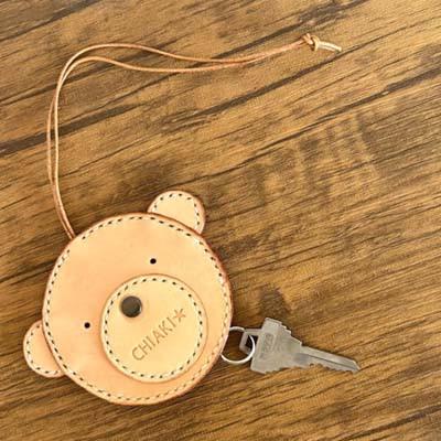 ふるさと納税 関ケ原町 《本革×手縫い》くまさんのお顔型レザーキーポーチ/お名前の刻印できます! |  | 01