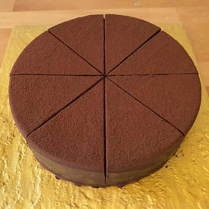 【濃厚】チョコレートケーキ「王様のケーキ」 直径18cm / スイーツ ちょこれーと ちょこ チョコケーキ ケーキ / 南島原市 / 吉田菓子店[SCT046]