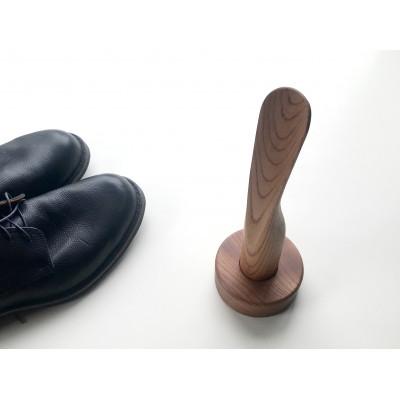 ふるさと納税 茂原市 欅の木で作った立つ靴べら　スタンド付き　1セット　木製　WOOD STUDIO KUZE’S