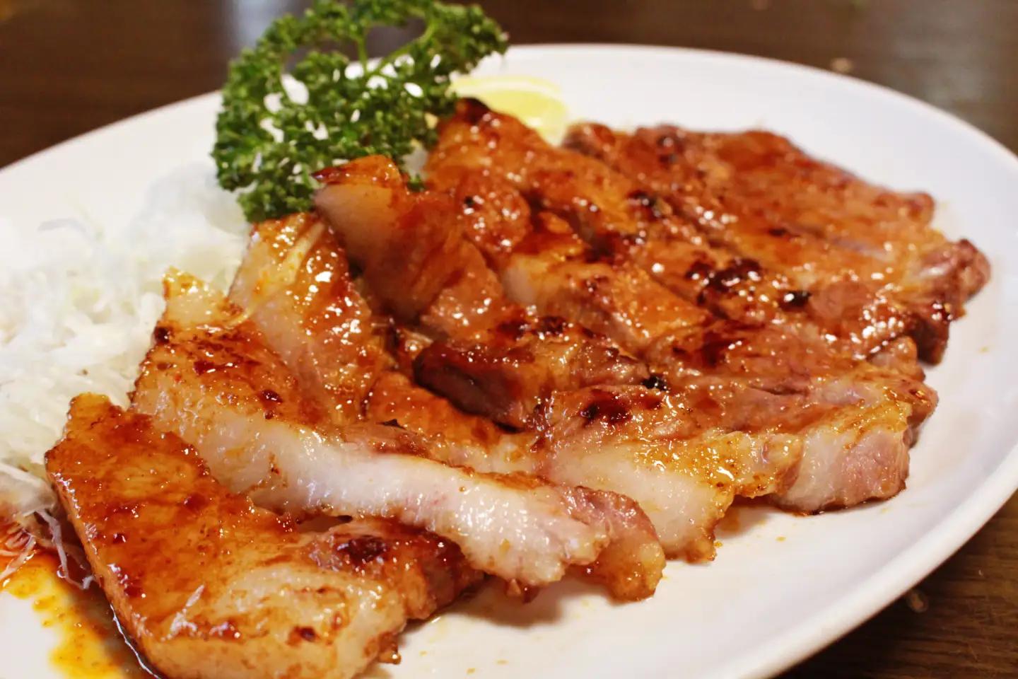 【希少豚】 大月のびのび放牧豚 【カツ・ステーキ用ロース】 750g以上(約150g×5)
