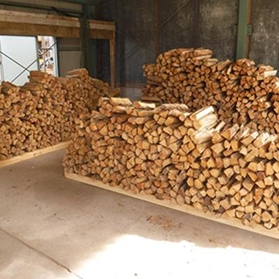 ふるさと納税 赤磐市 キャンプの焚火、ストーブ・暖炉用におすすめの乾燥 薪 18〜20kg[NO5765-0714] |  | 03