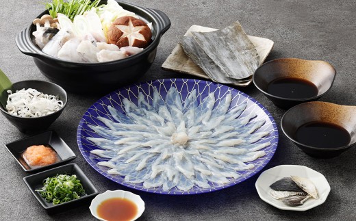 戸石産とらふぐ刺身＆鍋用アラ／昆布セット 【2026年11月上旬～2027年3月下旬発送予定】 魚 魚類 フグ ふぐ 河豚 とらふぐ 鍋 鍋料理 鍋セット 刺身 アラ 昆布 出汁