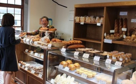 B1-20 クルミ食パン（5枚切×３斤）