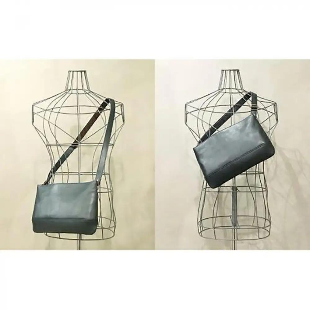 【alto.】スマートショルダーバッグ／サコッシュ （Ｌ）AKEB-3103（ネイビー）