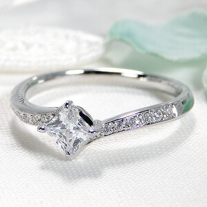 110-9-5 指輪 PT900 プラチナ ダイヤモンド 計 0.5ct プリンセスカット エンゲージ 四角形 ウェーブ S 字 エタニティ 【 f173-pt 】