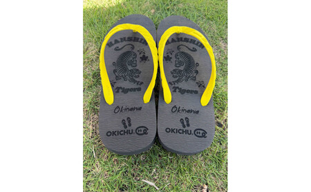 【25cm】プロ野球コラボ島ぞうり(阪神タイガース) | 沖縄 プロ野球 阪神 阪神タイガース タイガース 島ぞうり 旅行 美浜 トラベル キャンプ 人気 おすすめ 北谷 ちゃたん おすすめ