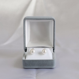 あこや本真珠のピアス（8mm珠・スタッドタイプ・ホワイトピンクカラー）【R00707】