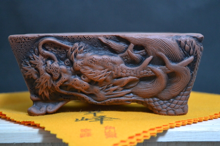 常滑焼　龍長方鉢| 長方龍鉢 焼き物 特産品 贈り物 盆栽 職人 浮彫細工 角山陶苑 幸峰作 朱泥 桐箱付き 園芸 日本製 愛知県 常滑市