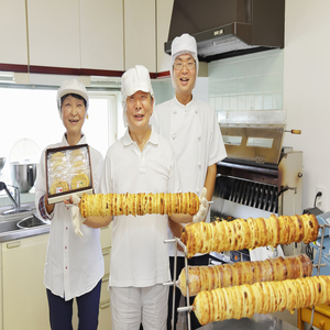 新作りんご味入り 7種のバウムクーヘンセット【AL-004】