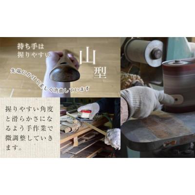ふるさと納税 和歌山市 立ったままで使える!木製ロング靴べら【台座付き】 74.5cm 日本製 クリア色　 |  | 03