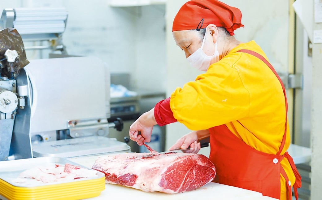 先行予約 武藤牧場 直売店 山嘉 【 黒毛和牛 】 山嘉牛 すきやき 約710g 【 2025年12月22日発送 】