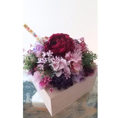 ふるさと納税 岸和田市 桐BOXアーティフィシャルフラワーアレンジと華姫(R)コデマリとボールペン付 |  | 02
