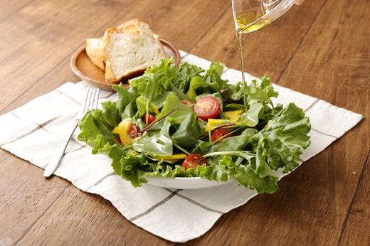 農薬不使用！非加熱・生搾りの健康に良い臼杵市産「エゴマ油」（140g×2瓶）