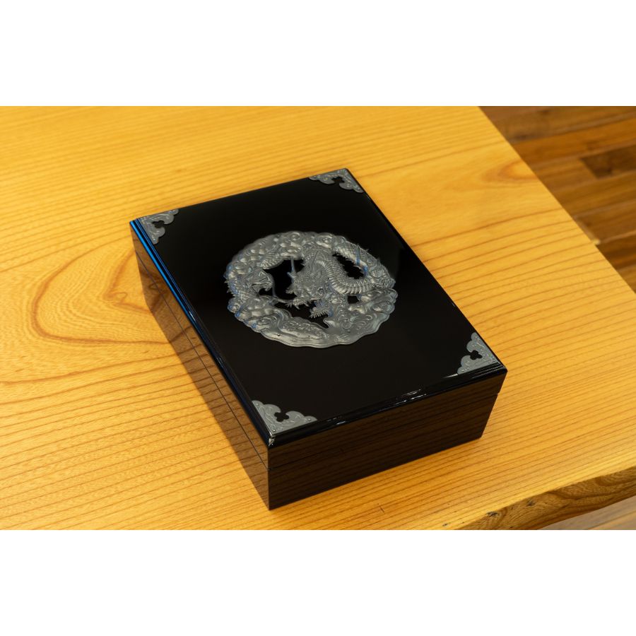 仙台箪笥 文箱 黒呂漆塗り 竜金具　巾25×奥33×高11.5cm　2.1kg×1