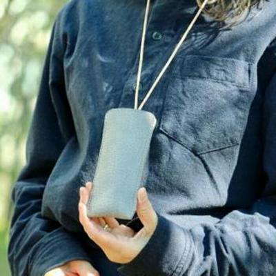 ふるさと納税 川崎市 SKLO 首かけメガネケース(S)【Gray】 |  | 02