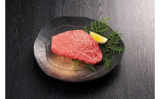 【A5ランク】博多和牛モモ赤身ステーキ150g×2枚（ジャポネソース付）【伊豆丸商店】_HA0189