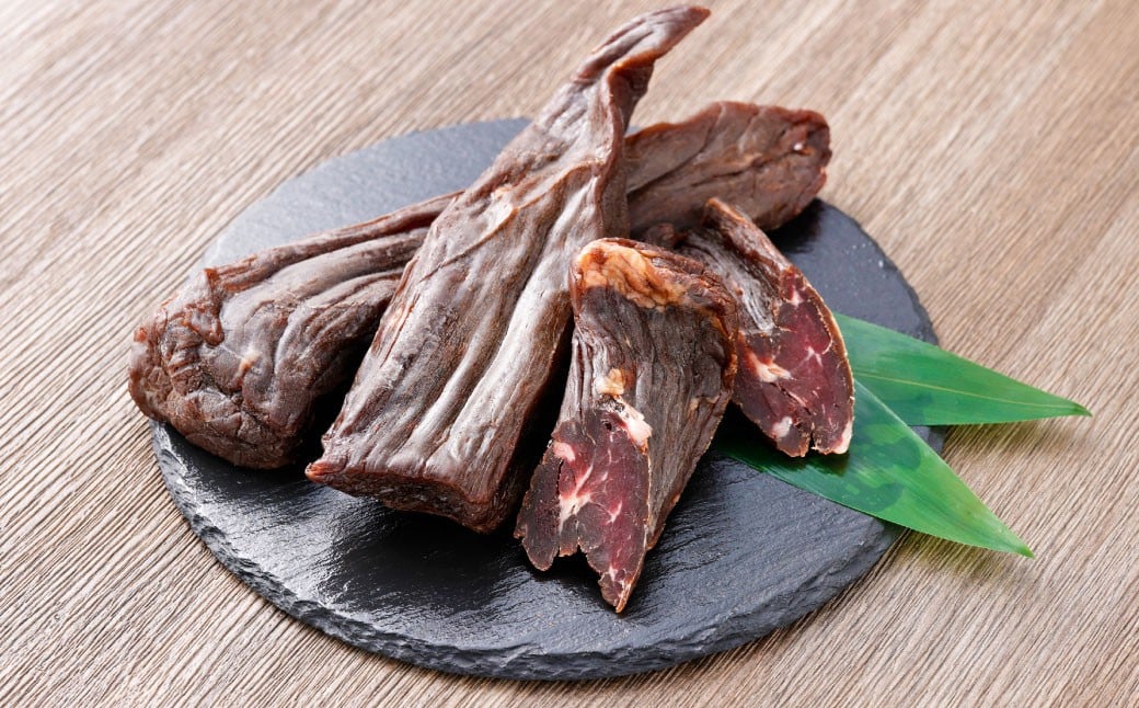 美咲町工場で作ったこだわり干し肉 （ モモ ） 1kg ／ 牛 牛肉 国産牛 肉 にく お肉 干し肉 もも肉 牛モモ肉 冷蔵