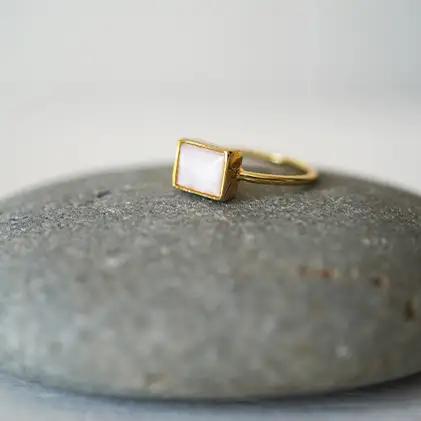 池蝶貝（イケチョウガイ）レグタングルリング【13号】 アクセサリー 指輪 ファッション小物 雑貨 