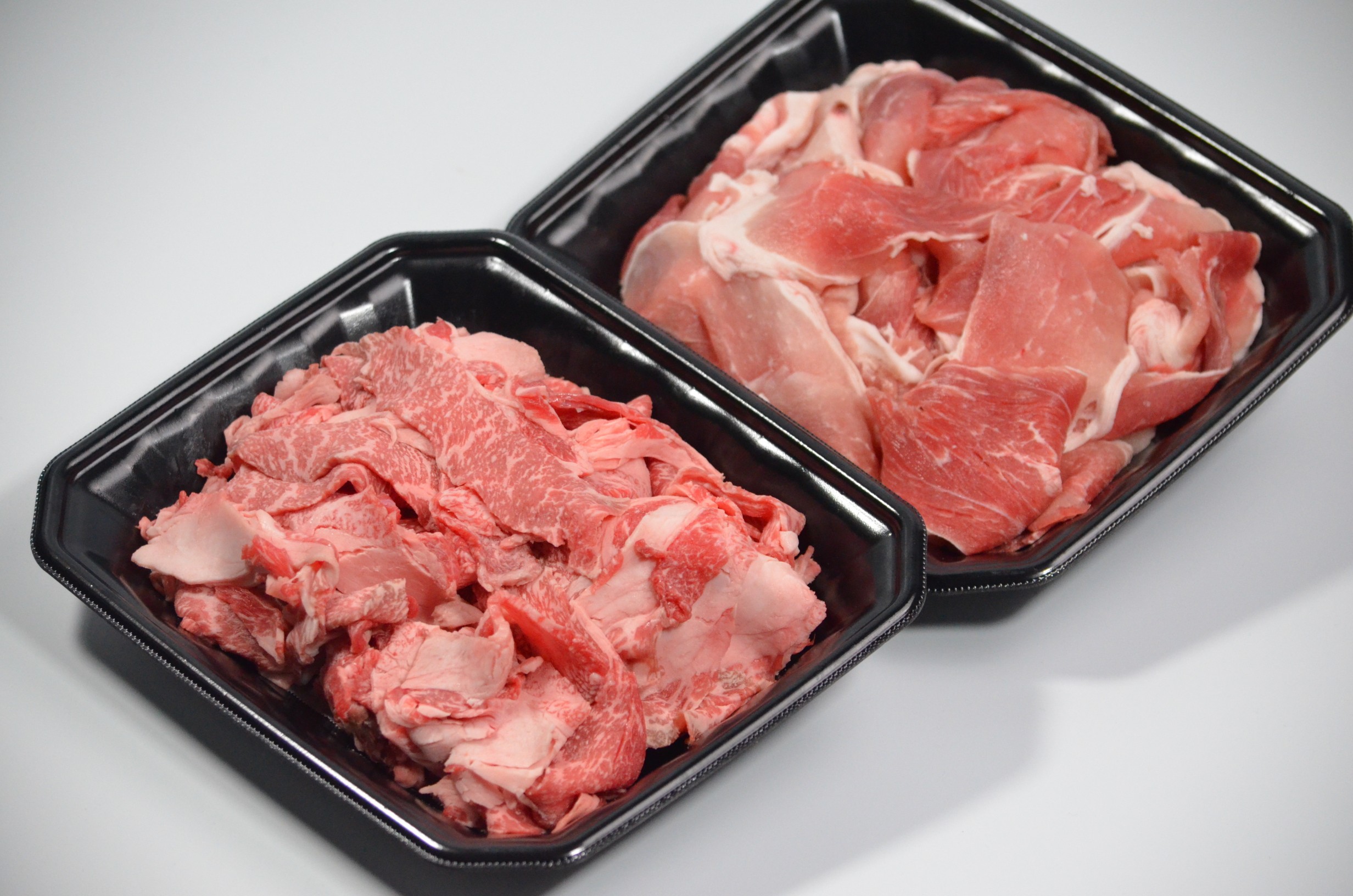 
            鳥取和牛 切り落とし小間切れ1.2kg(400g×3)
          