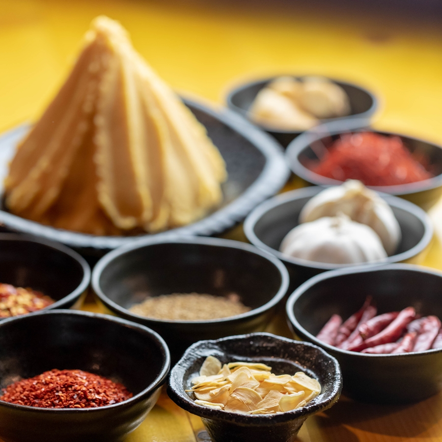 ＜幸福亭＞「京もつ鍋」セット（辛白味噌味）2人前ｘ4回分