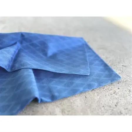 麻混の藍染め格子柄ハンカチ_装飾品・工芸品  服飾小物 _【1455883】